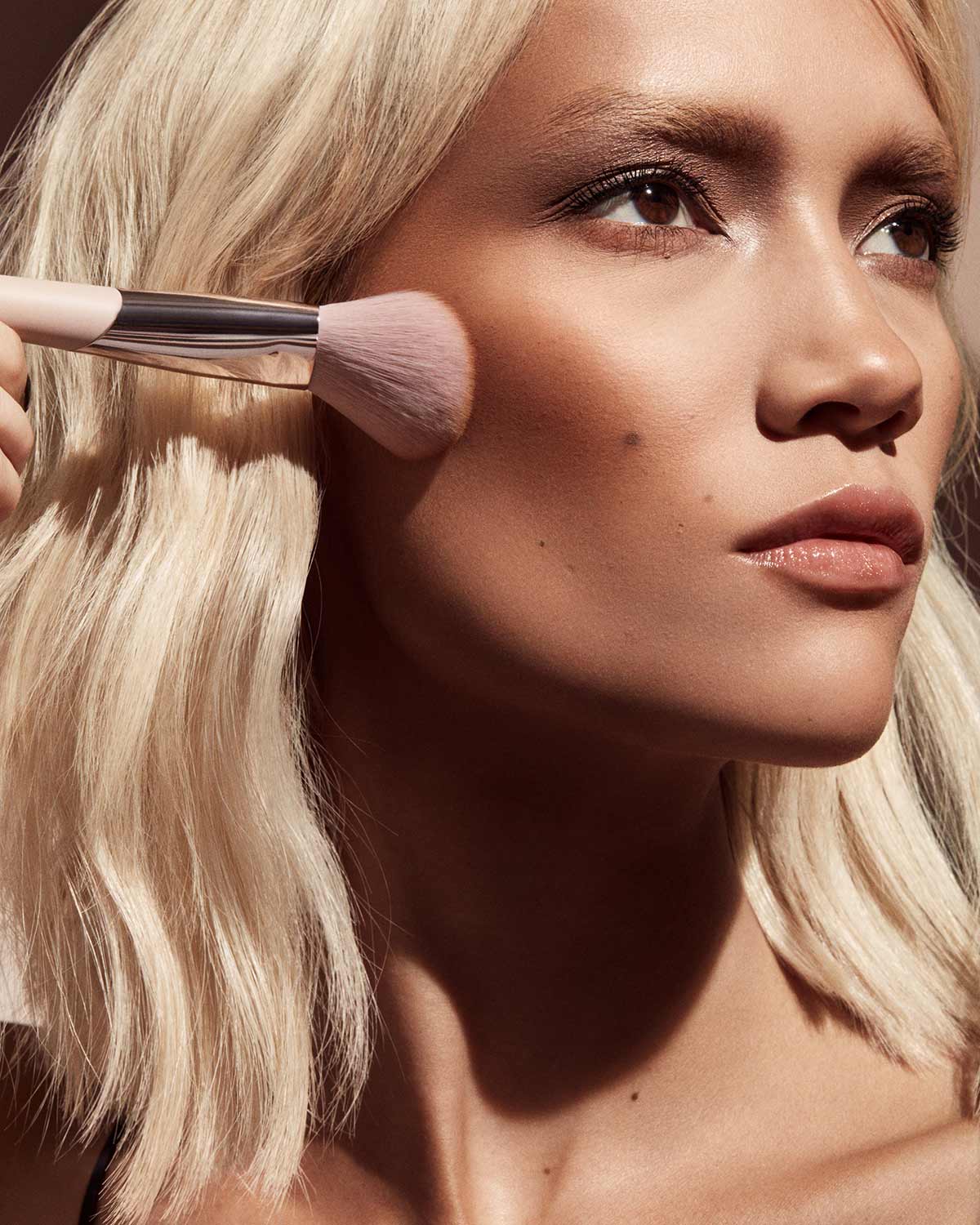 Sculpting Bronzer Brush 195 - Image 3
