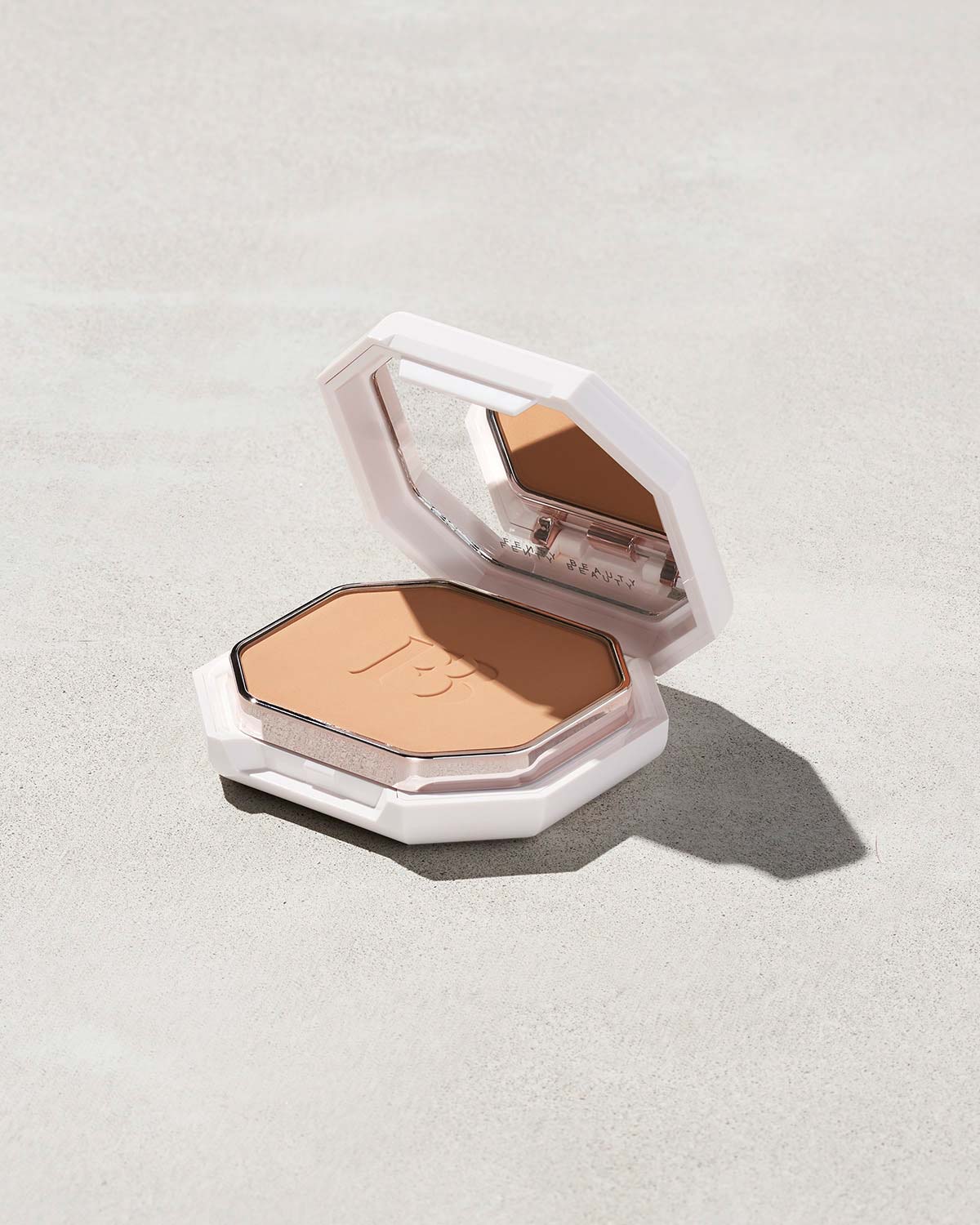 Pro Filt'r Soft Matte Powder Foundation — #250