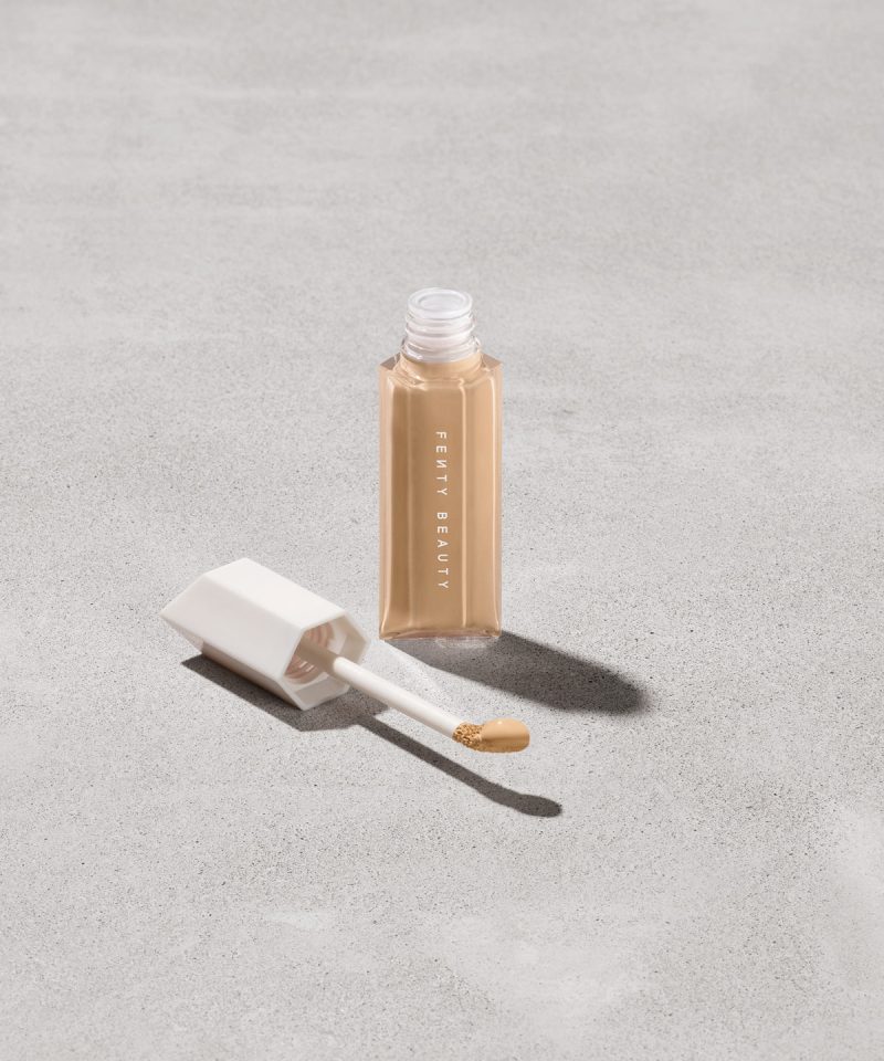We're Even Hydrating Longwear Concealer — 230W
