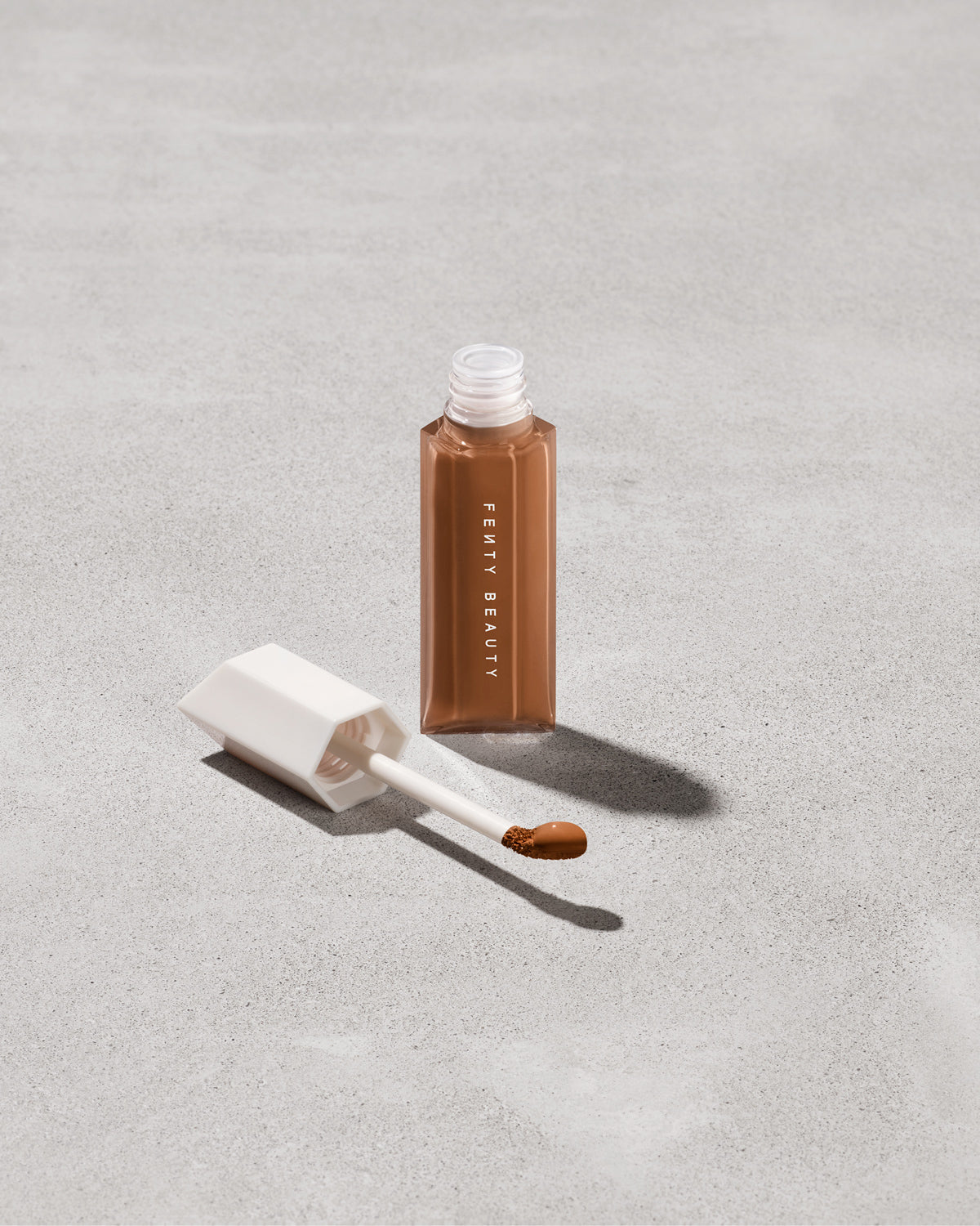 We're Even Hydrating Longwear Concealer — 425W