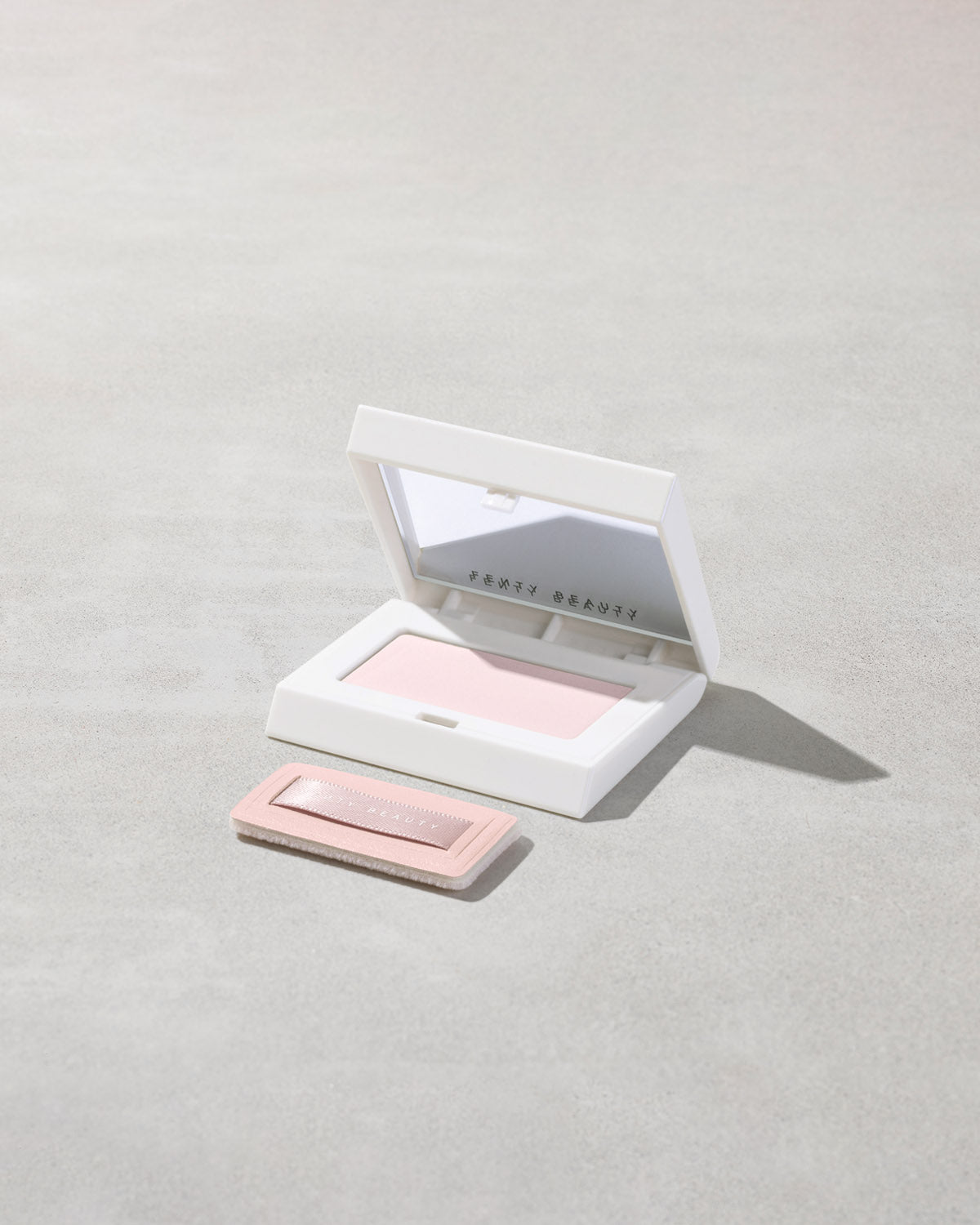 Invisimatte Instant Setting + Blotting Powder - Image 8