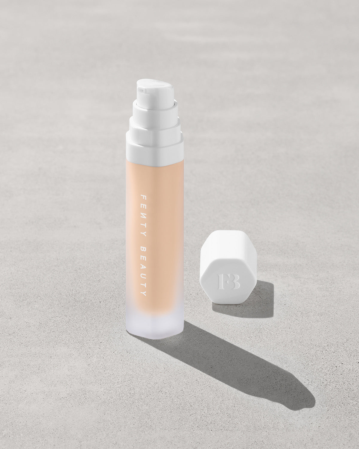 Soft'lit Naturally Luminous Longwear Foundation — 125