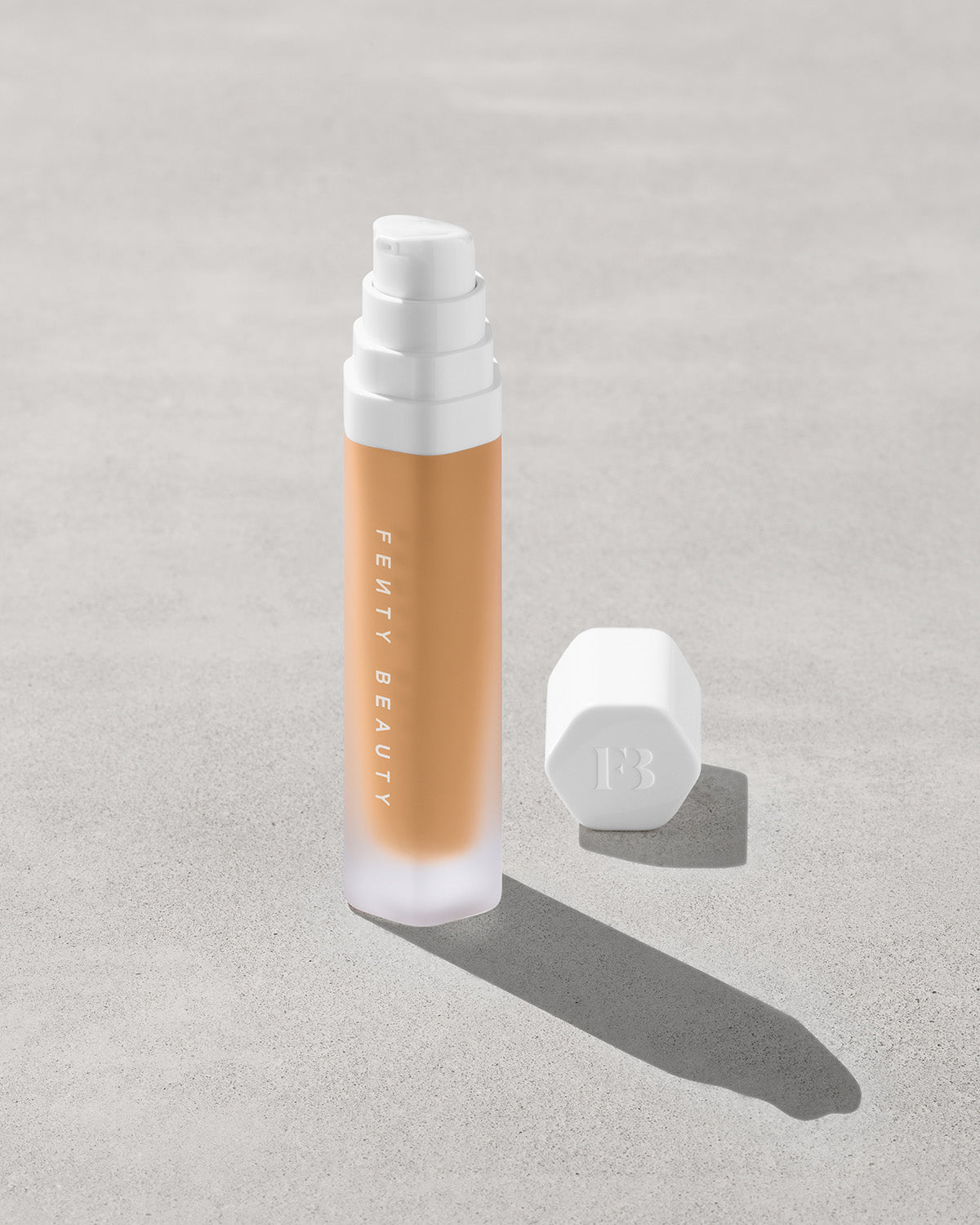 Soft'lit Naturally Luminous Longwear Foundation — 300